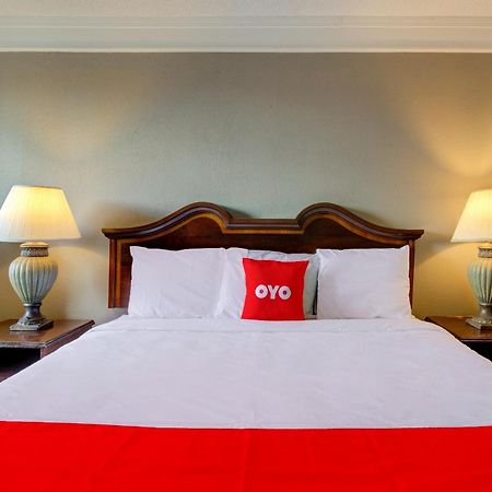 Oyo Hotel Douglas Ga Us-441 Экстерьер фото