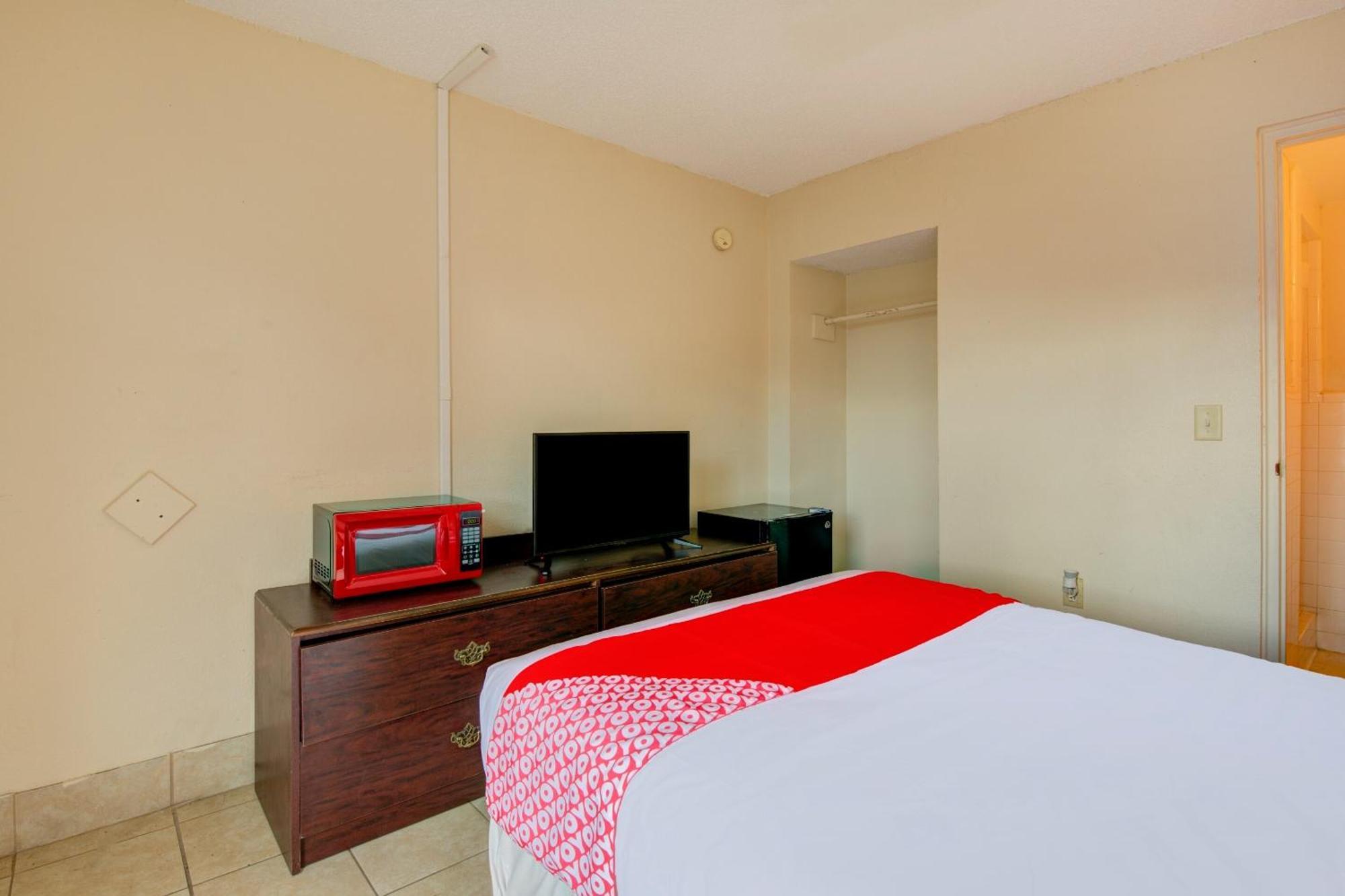 Oyo Hotel Douglas Ga Us-441 Экстерьер фото