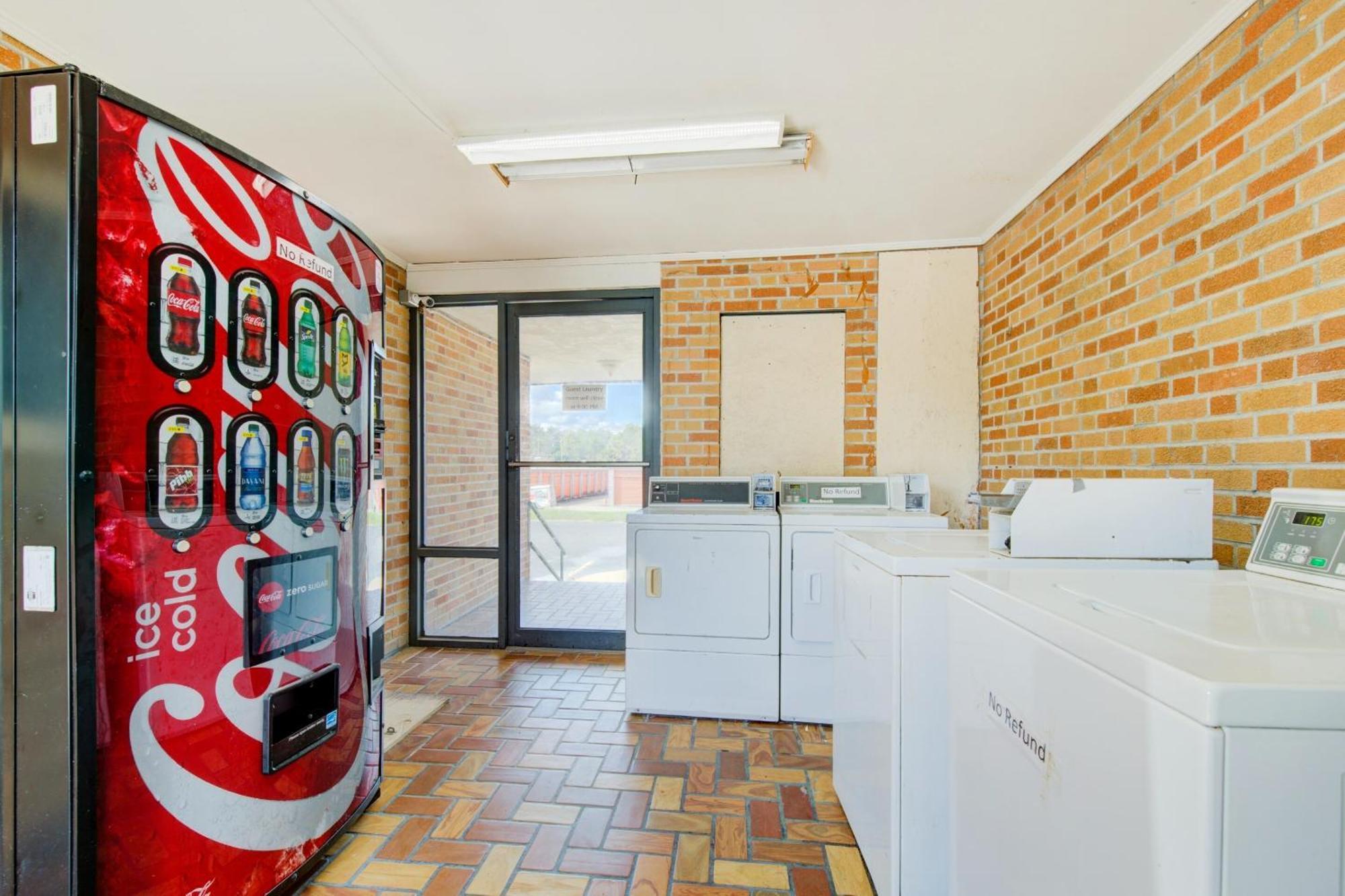 Oyo Hotel Douglas Ga Us-441 Экстерьер фото
