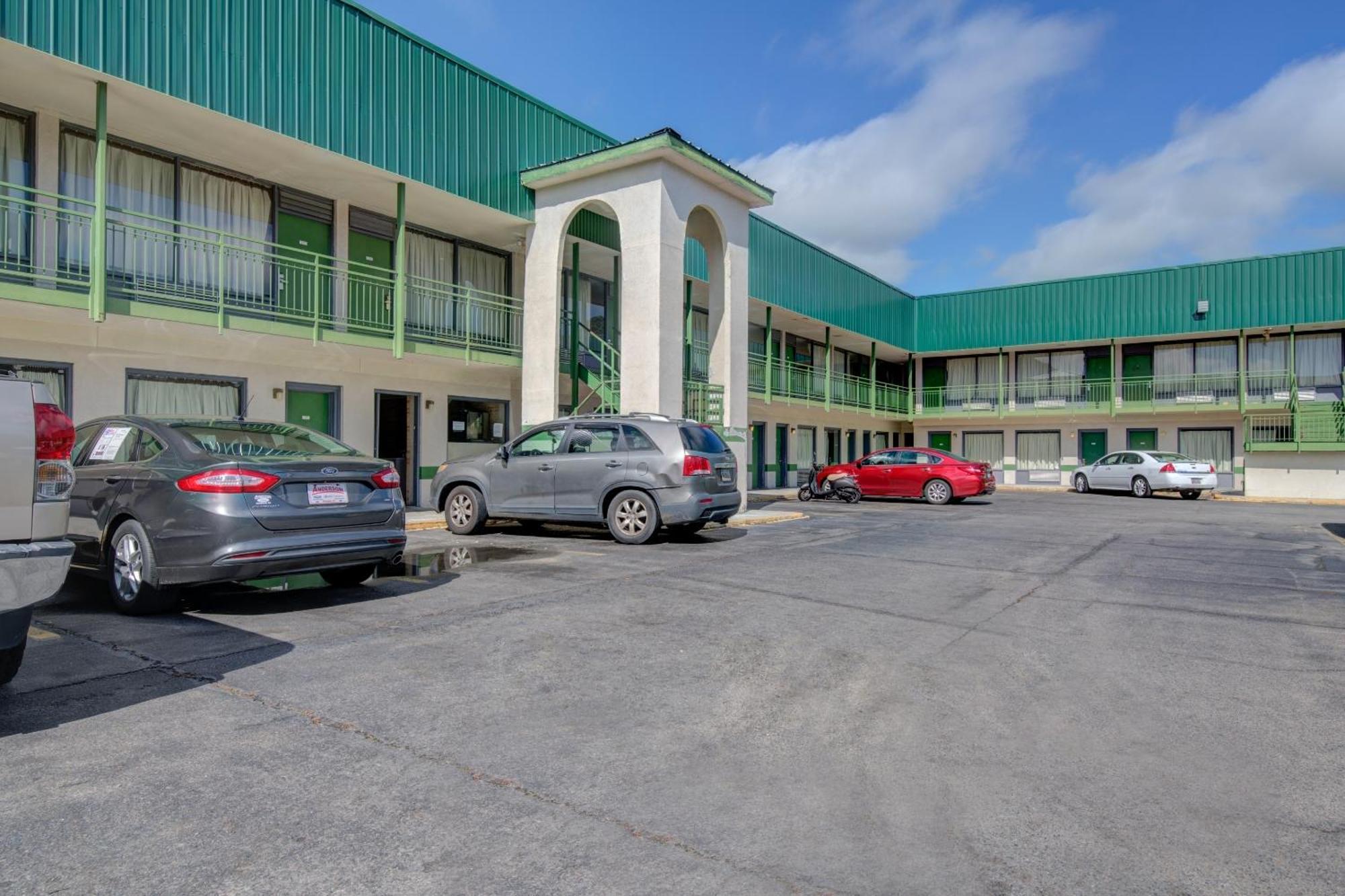 Oyo Hotel Douglas Ga Us-441 Экстерьер фото
