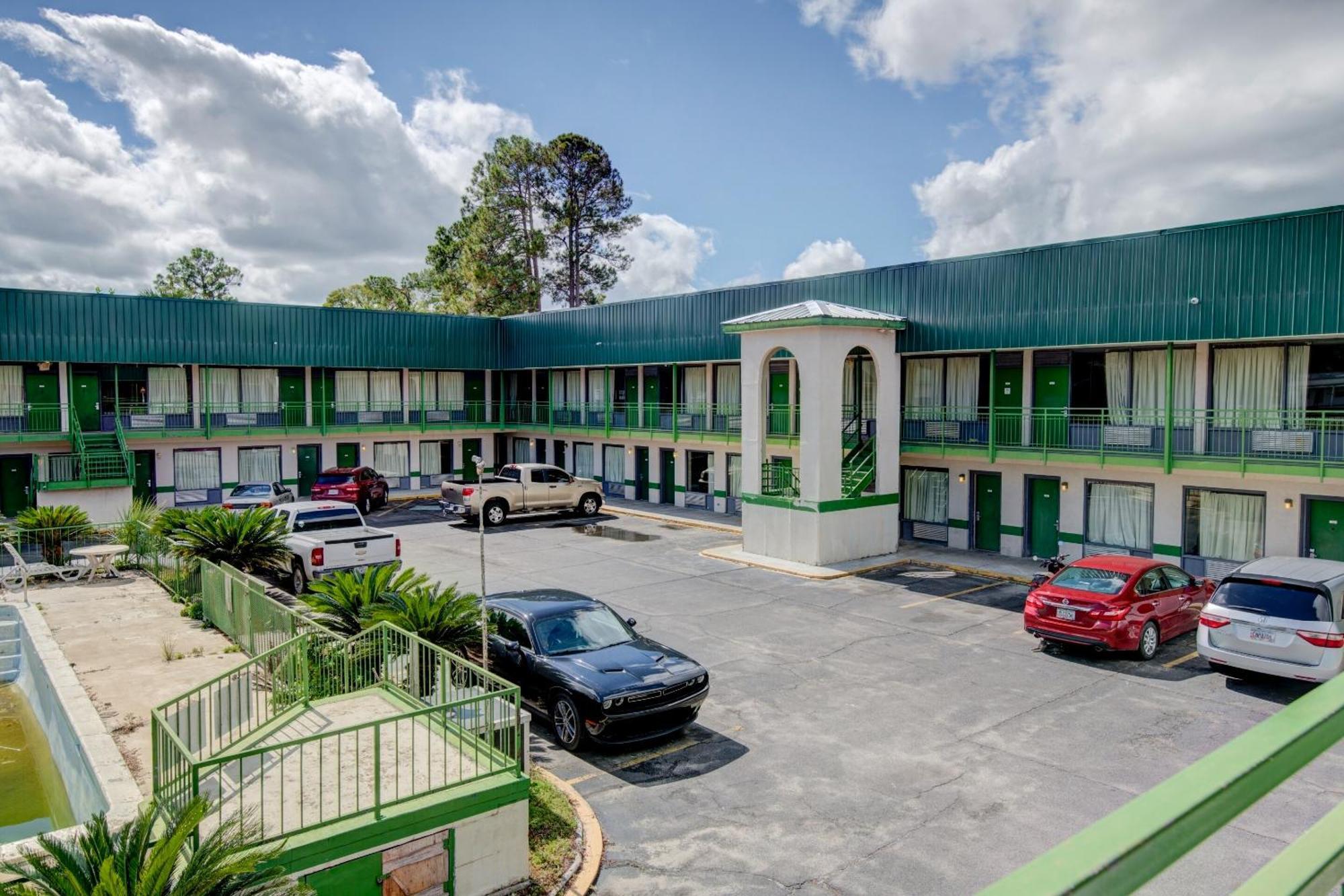 Oyo Hotel Douglas Ga Us-441 Экстерьер фото